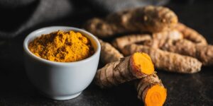 Lire la suite à propos de l’article Les bienfaits du curcuma en poudre pour chien et chat